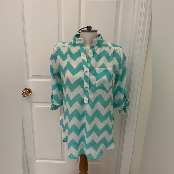 Cals Tops - Cals ladies blouse size small